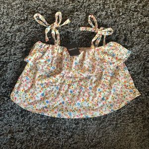 SOLD‼️‼️FLOWERY FLOWY CROP TOP BLOUSE